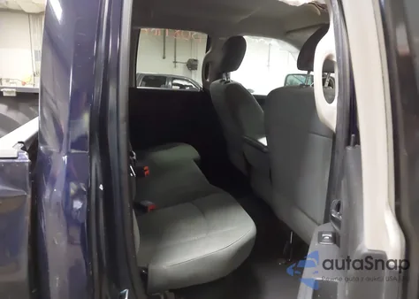 2018 Ram 1500 Express 4X4 6'4 Box z USA, uszkodzony, nr VIN 1C6RR7FT2JS124730